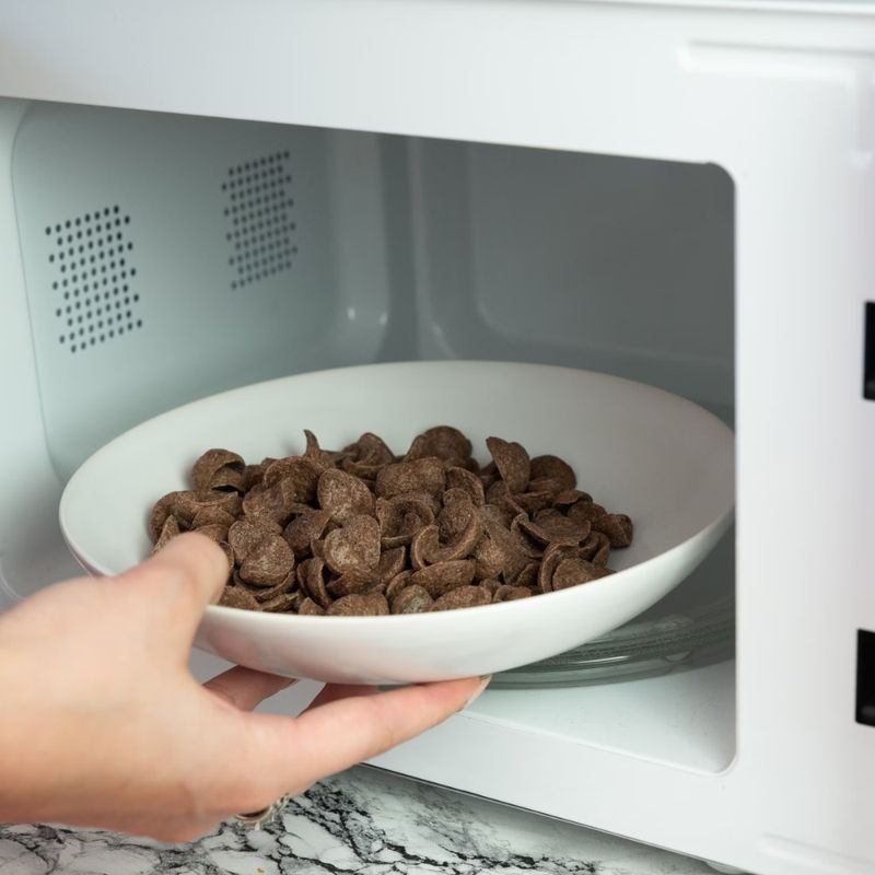 Casa si Gradina - Bucatarie si vesela - Vesela si tacamuri - Farfurii si boluri - Set farfurii 12 piese, pentru 4 persoane, Snow, Cesiro, Alb Mat - Infinity.ro