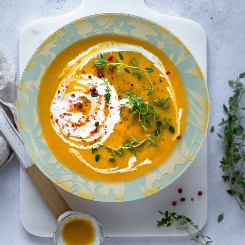 Casa si Gradina - Bucatarie si vesela - Vesela si tacamuri - Farfurii si boluri - Set farfurii 24 piese, pentru 6 persoane, Hawaii, Cesiro, Alb ivoire cu frunze albastru deschis - Infinity.ro