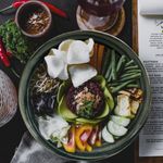 Casa si Gradina - Bucatarie si vesela - Vesela si tacamuri - Farfurii si boluri - Set farfurii 18 piese, pentru 6 persoane, Whirlwind, Cesiro, Alb Ivoire cu negru - Infinity.ro