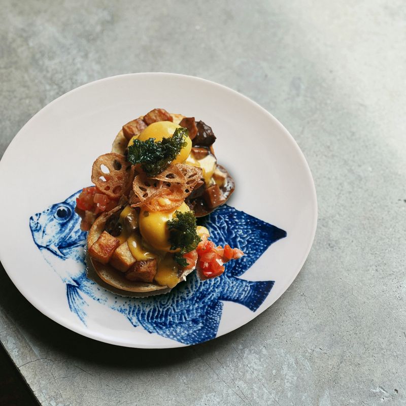 Casa si Gradina - Bucatarie si vesela - Vesela si tacamuri - Farfurii si boluri - Set farfurii 18 piese, pentru 6 persoane, Spectacol Subacvatic, Cesiro, Alb lucios decor pesti - Infinity.ro