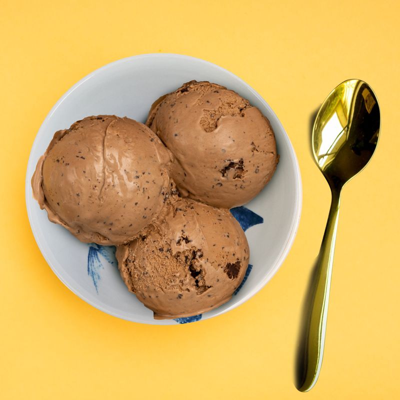 Casa si Gradina - Bucatarie si vesela - Vesela si tacamuri - Farfurii si boluri - Set farfurii 18 piese, pentru 6 persoane, Spectacol Subacvatic, Cesiro, Alb lucios decor pesti - Infinity.ro