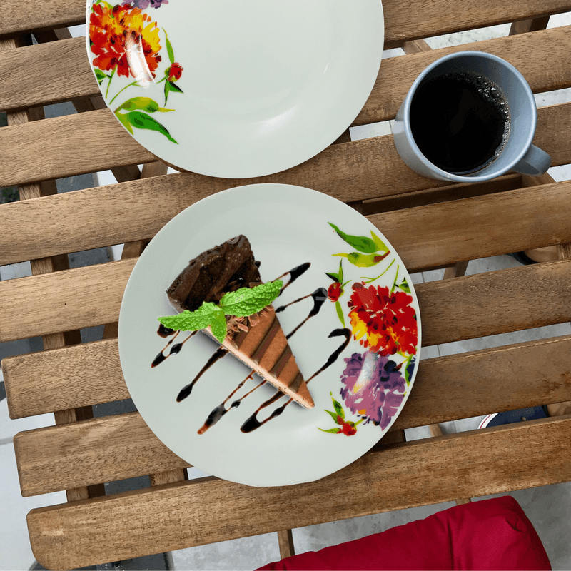 Casa si Gradina - Bucatarie si vesela - Vesela si tacamuri - Farfurii si boluri - Set Elegant de 6 Farfurii Desert din Porțelan cu Motive Florale - Infinity.ro