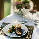 Casa si Gradina - Bucatarie si vesela - Vesela si tacamuri - Farfurii si boluri - Set farfurii 12 piese, pentru 4 persoane, Spectacol Subacvatic, Cesiro, Alb decor pesti - Infinity.ro