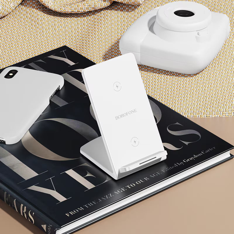 Laptop, Telefoane si Tablete - Telefoane mobile si accesorii - Accesorii Telefoane - Incarcatoare telefoane - Suport de Birou, Incarcator Wireless cu Stand Qi Fast Charger 15W compatibil Apple MagSafe - Alb - Infinity.ro