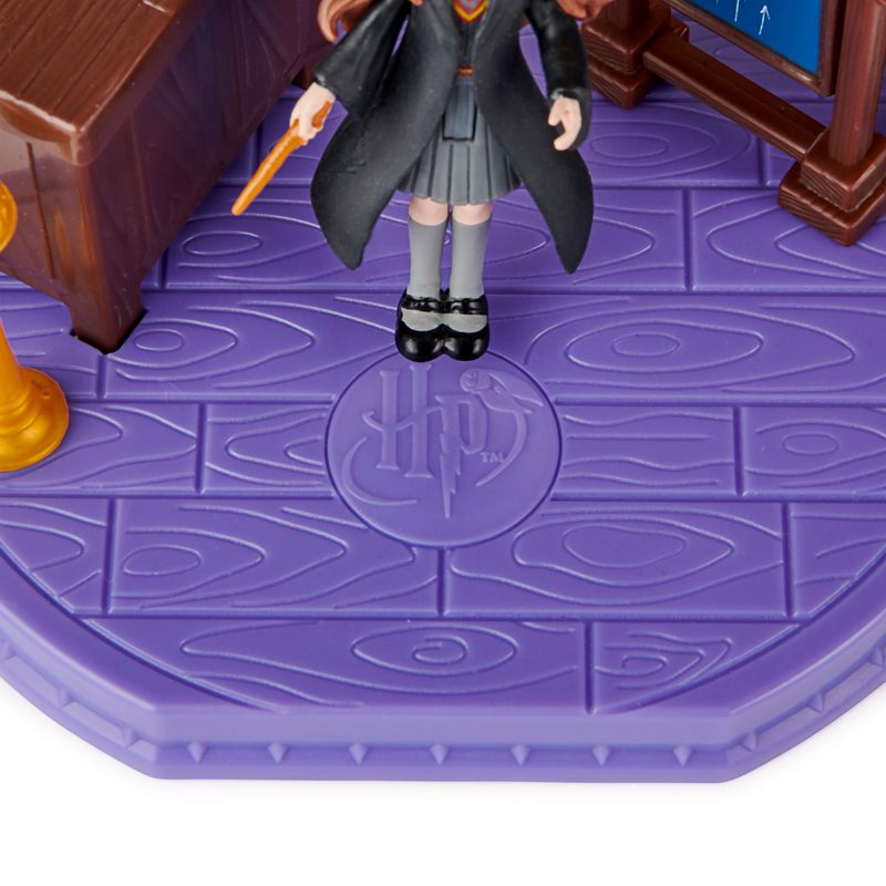 Jucarii, Copii si Bebe - Jucarii si jocuri - Jocuri si puzzle - Jocuri de societate - Harry potter set lumea vrajilor sala de clasa - Infinity.ro