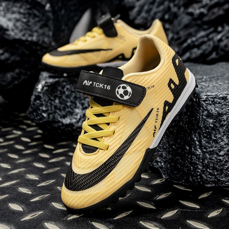 Sport si Outdoor - Echipament Sportiv - Incaltaminte sport - Pantofi sport - Ghete de fotbal pentru copii MBrands, 8.5 pentru teren sintetic, culoare galben 31 - Infinity.ro