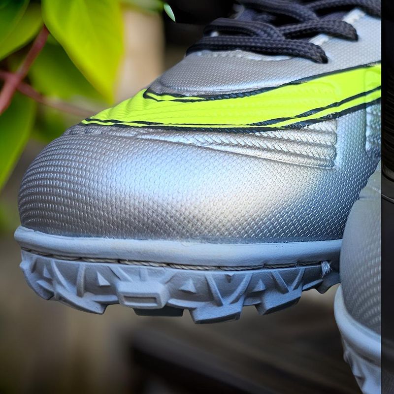 Sport si Outdoor - Echipament Sportiv - Incaltaminte sport - Pantofi sport - Ghete de fotbal  Sky Wing 9838, cu glezna cusute in varf, pentru teren sintetic culoare argintiu 39 - Infinity.ro