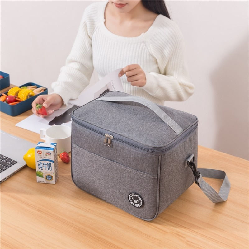 Sport si Outdoor - Camping - Bucatarie de camping - Cutii si genti frigorifice - Geanta termica pentru transportul alimentelor, LUNCH BOX, 29x20x21 cm, gri - Infinity.ro