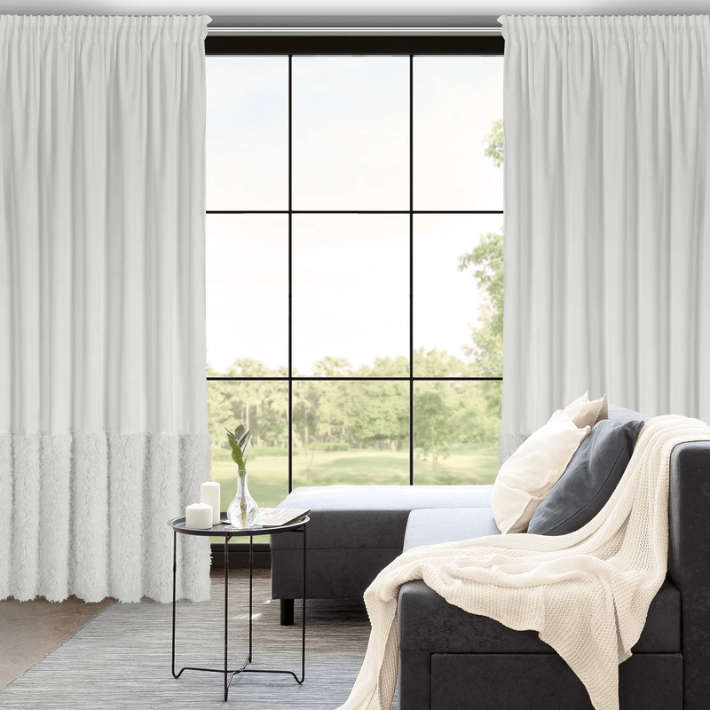 Casa si Gradina - Textile si covoare - Perdele si draperii - Draperii - Draperie MARION din catifea, cu un model din blana fina in partea de jos a tesaturii, 140 x 270 cm, alb - Infinity.ro