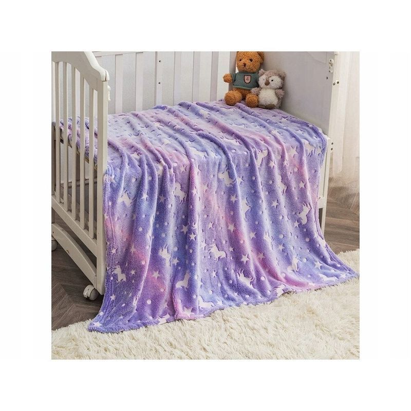 Casa si Gradina - Textile si covoare - Pături și cuverturi - Pături - Patura Pufoasa cu Insertii Fosforescente, Glow in the Dark, Model Unicorni si Stele/Luna si Stele, 150x200cm, Roz - Infinity.ro