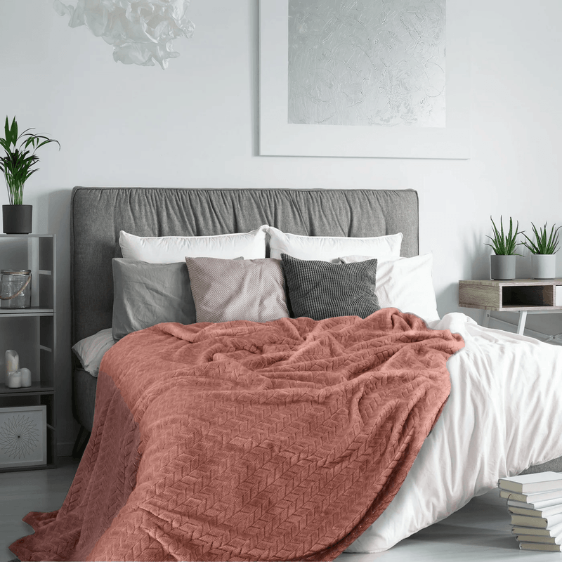 Casa si Gradina - Textile si covoare - Pături și cuverturi - Pături - Patura CINDY, moale si placuta la atingere, cu model in relief, 200 x 220 cm, roz - Infinity.ro