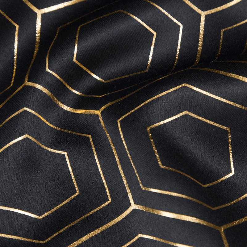 Casa si Gradina - Textile si covoare - Perdele si draperii - Draperii - Draperie blackout cu model art deco geometric auriu, 135 x 250 cm, negru, auriu - Infinity.ro