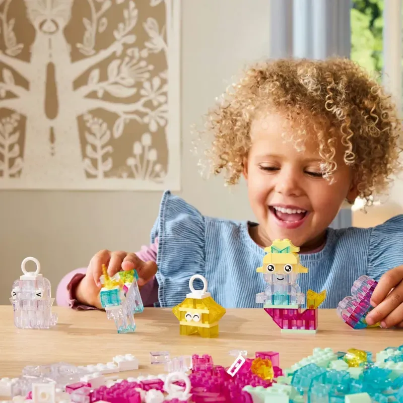 Jucarii, Copii si Bebe - Jucarii si jocuri - Seturi de constructie si cuburi - Seturi de constructie - Lego Classic Cutie Transparenta Magica 11040 - Infinity.ro