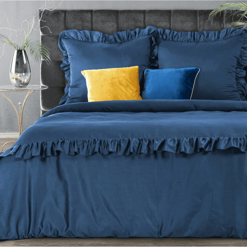 Casa si Gradina - Textile si covoare - Lenjerii de pat - Seturi de lenjerie - Set lenjerie REINA LINE din bumbac macosatin decorat cu jabouri,1 husa plapuma + 2 fete perna, 160 x 200 cm, bleumarin - Infinity.ro