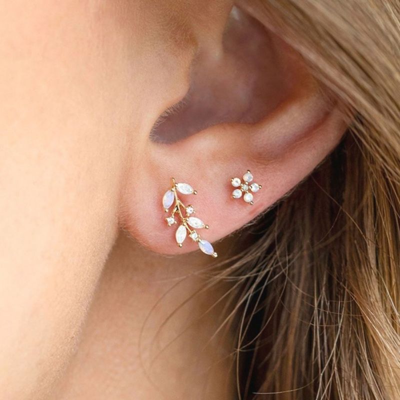 Fashion, accesorii si bijuterii - Femei - Bijuterii femei - Cercei femei - Cercei din otel inoxidabil, placat cu aur 14K, cu stift, Ecarla, KST3209 - Infinity.ro