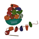 Jucarii, Copii si Bebe - Jucarii si jocuri - Jucarii & jocuri educative - Jucarii interactive - Joc Montessori, echilibru, insiruire, carduri, 12 piese lemn, Balanced Stacking Beading, Legume, 3 ani, EduJucarii - Infinity.ro
