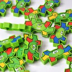 Jucarii, Copii si Bebe - Jucarii si jocuri - Seturi de constructie si cuburi - Seturi de constructie - Joc Domino Bug Trails, 40 piese insecte, 3 ani +, EduJucarii - Infinity.ro