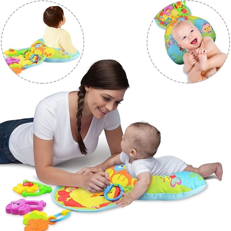 Jucarii, Copii si Bebe - Jucarii si jocuri - Jucarii bebelusi - Centre de activitati - Perna activitati pentru bebelusi cu jucarii zornaitoare, pentru antrenarea si sustinerea gatului, 48x34 cm, galben - Infinity.ro