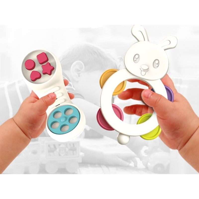 Jucarii, Copii si Bebe - Jucarii si jocuri - Jucarii bebelusi - Jucarii interactive bebelusi - Set 12 piese jucarii zornaitoare bebelusi, jucarii pentru dentitie, cutie de transport in forma de iepuras,  0 luni, - Infinity.ro