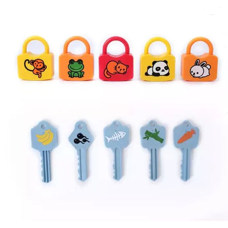 Jucarii, Copii si Bebe - Jucarii si jocuri - Jucarii & jocuri educative - Jucarii interactive - Set 6  Lacate, 6 chei, cartonase asociere cu imagini, Panda, Vacuta, Catelus, cuvinte, 18 piese, 3 ani +, Edujucarii - Infinity.ro