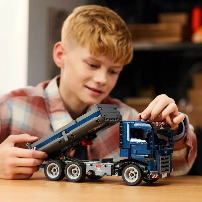 Jucarii, Copii si Bebe - Jucarii si jocuri - Seturi de constructie si cuburi - Seturi de constructie - Lego Technic Camion Cu Bena Basculanta 42203 - Infinity.ro