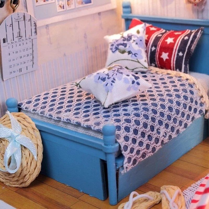 Jucarii, Copii si Bebe - Jucarii si jocuri - Papusi si accesorii - Casute de papusi si mobilier - Kit DIY Casuta din lemn, de asamblat, pentru copii, cu mobilier, accesorii si lumina LED, 14.6x10.5x12.2 cm, multicolor - Infinity.ro