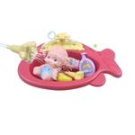 Jucarii, Copii si Bebe - Jucarii si jocuri - Jucarii bebelusi - Jucarii de baie - Set de joaca pentru copii 3+ ani, cu cadita in forma de peste, bebelus si accesorii baie, stropeste cu apa, 34x34 cm - Infinity.ro