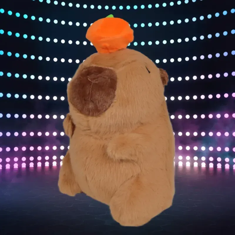 Jucarii, Copii si Bebe - Jucarii si jocuri - Jucarii de plus - Jucarie din plus Capybara, cu dovlecel pe cap, destinata copiilor peste 3 ani, 24cm, culoare maro Cadoul perfect ABYZ - Infinity.ro