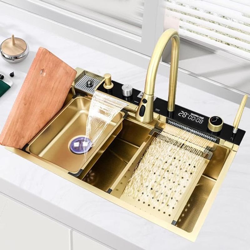 Casa si Gradina - Sanitare - Chiuveta bucatarie si accesorii - Chiuvete bucatarie - Chiuveta bucatarie multifunctionala, Dus Extractabil, Tocator Lemn, LCD Temperatura, 2 Jeturi Apa, Auriu, 75x46 cm - Infinity.ro