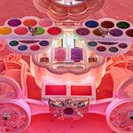 Jucarii, Copii si Bebe - Jucarii si jocuri - Jucarii de rol - Frumusete, bijuterii si accesorii fetite - Trusa de machiaj pentru copii cu masuta muzicala si lumini, Roz - Infinity.ro