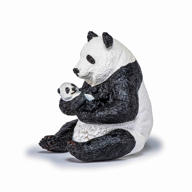 Jucarii, Copii si Bebe - Jucarii si jocuri - Figurine - PAPO Figurina urs panda sezand cu pui in brate - Infinity.ro