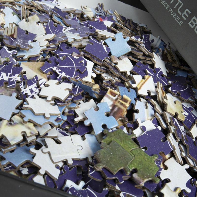 Jucarii, Copii si Bebe - Jucarii si jocuri - Jocuri si puzzle - Puzzle - Puzzle NASA de 1000 piese, Shuttle Blast Off, 48 x 73 cm, RMS 82-0014-SHUTTLE - Infinity.ro