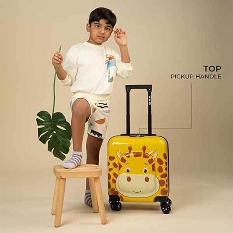 Carti si Birotica - Rechizite - Rucsacuri si genti scolare - Troler Mercaton pentru Copii, Model Girafa 3d, Policarbonat, Roti Pivotante, Incuietoare cu Cifru, Captusit, 35 X 25 X 4 - Infinity.ro