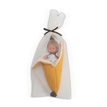 Jucarii, Copii si Bebe - Jucarii si jocuri - Papusi si accesorii - Papusi - Papusa Bomboncin Cu Caciulita Si Paturica Banana 20cm - Infinity.ro