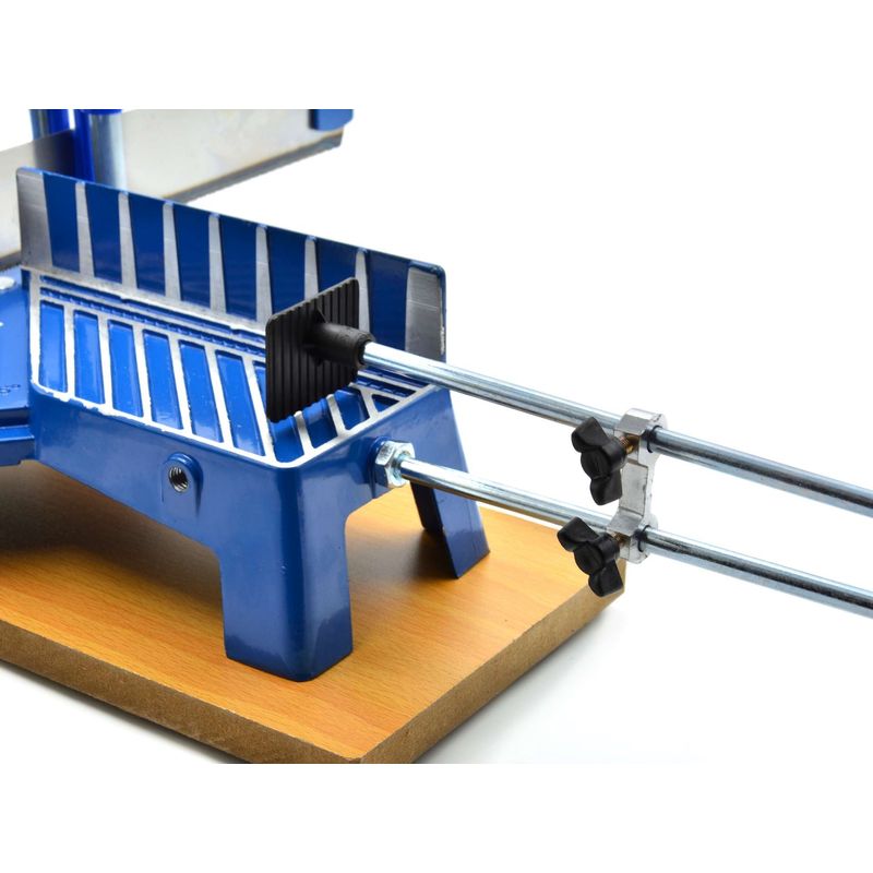 Casa si Gradina - Constructii - Scule de mana si unelte - Bomfaiere si fierastraie - Masina de taiat manuala cu bile de 550 mm cu reglare, GEKO G30135 - Infinity.ro