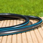 Casa si Gradina - Gradinarit si plante - Instalatii si accesorii pentru irigatii - Accesorii irigare - Furtun Mercaton Antirasucire pentru Gradina 1/2" din 6 Straturi, 2 Cuple si 1 Adaptor, Lungime 25 m, Negru - Infinity.ro