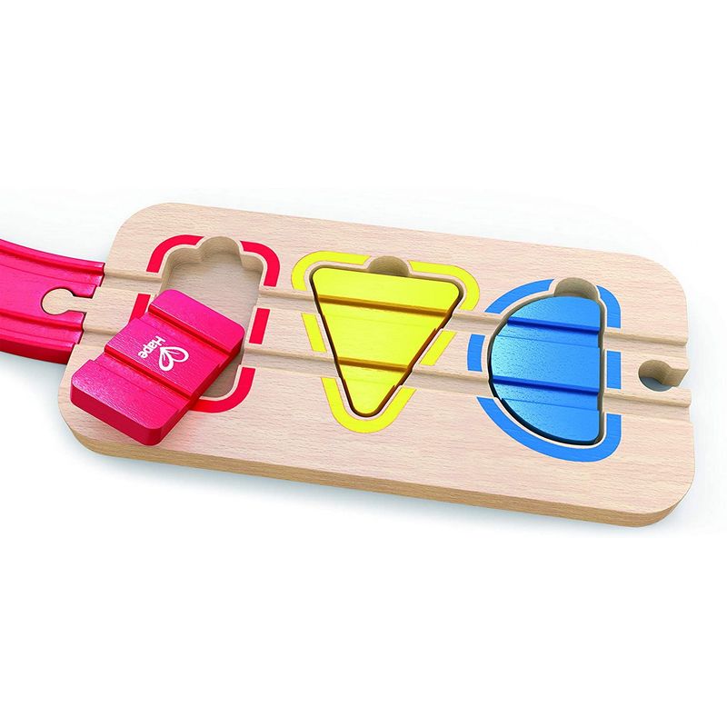 Jucarii, Copii si Bebe - Jucarii si jocuri - Jucarii bebelusi - Jucarii interactive bebelusi - Hape sina de tren curcubeu - Infinity.ro