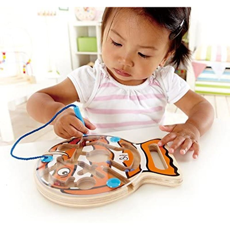 Jucarii, Copii si Bebe - Jucarii si jocuri - Jucarii bebelusi - Jucarii interactive bebelusi - Hape labirint magnetic pestisor - Infinity.ro