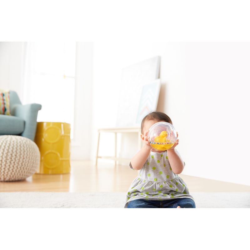 Jucarii, Copii si Bebe - Jucarii si jocuri - Jucarii bebelusi - Jucarii interactive bebelusi - Fisher price ratusca in minge transparenta - Infinity.ro