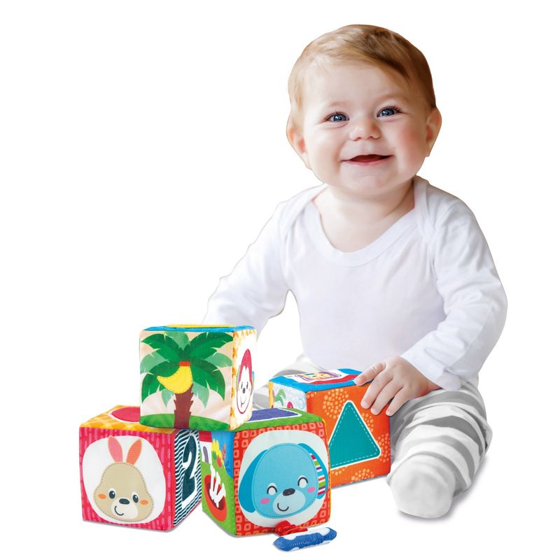 Jucarii, Copii si Bebe - Jucarii si jocuri - Jucarii bebelusi - Jucarii interactive bebelusi - Winfun set 4 cuburi stivuibile din material textil - Infinity.ro