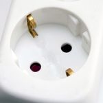 Casa si Gradina - Electrice - Accesorii electrice - Prelungitoare, triple, fise - Prelungitor electric cu impamantare si protectie copii, 3 prize, cablu 3m - Infinity.ro