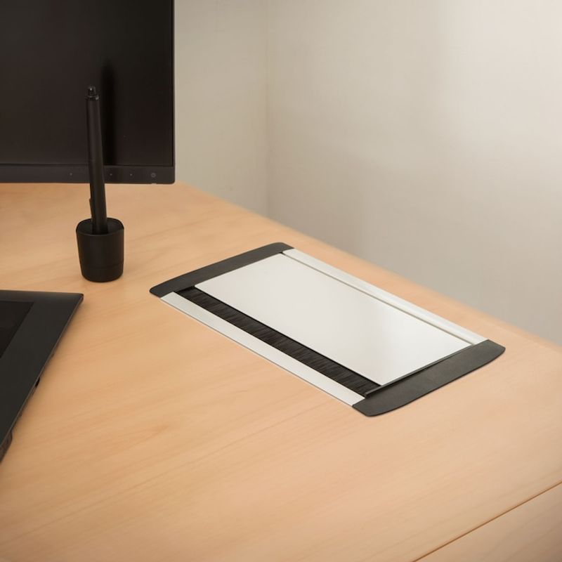 Casa si Gradina - Electrice - Accesorii electrice - Prelungitoare, triple, fise - Distribuitor 3 Prize Mercaton Incorporabil si Rabatabil cu Protectie pentru Copii si 2 Prize Usb, Carcasa din Aluminiu - Infinity.ro