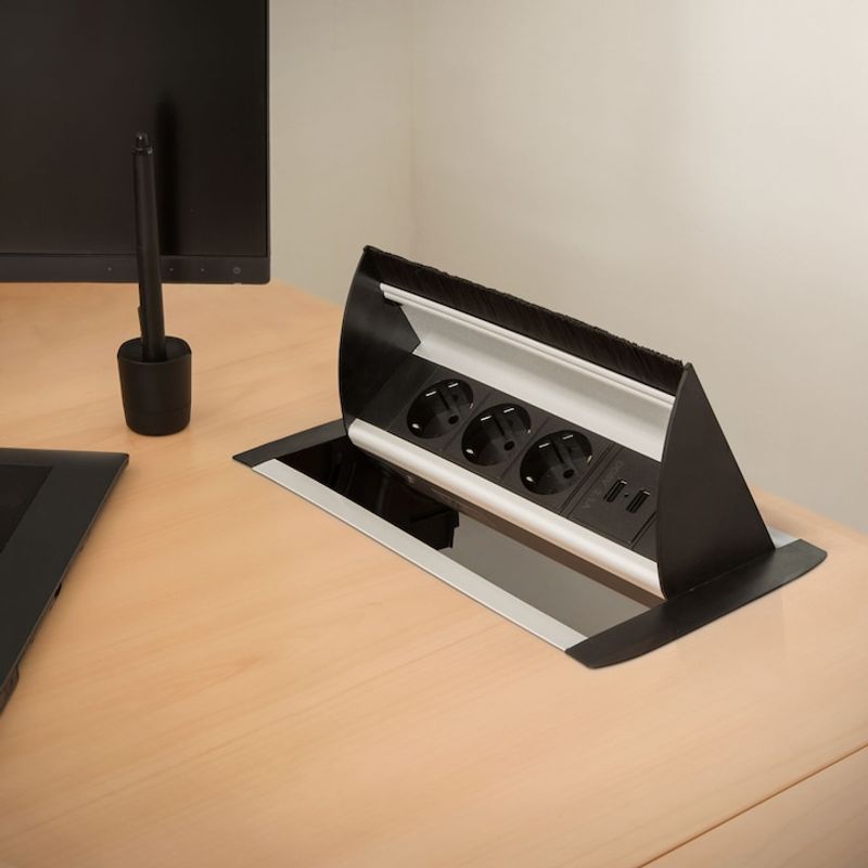 Casa si Gradina - Electrice - Accesorii electrice - Prelungitoare, triple, fise - Distribuitor 3 Prize Mercaton Incorporabil si Rabatabil cu Protectie pentru Copii si 2 Prize Usb, Carcasa din Aluminiu - Infinity.ro