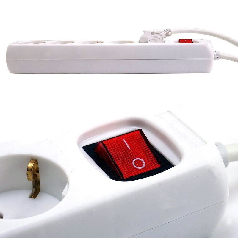 Casa si Gradina - Electrice - Accesorii electrice - Prelungitoare, triple, fise - Prelungitor electric 3 m, 5 prize cu intrerupator, BEOROL - Infinity.ro