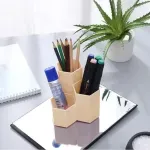 Ingrijire personala si Cosmetice - Machiaj - Aplicatoare si pensule machiaj - Suport pensule machiaj, 3 compartimente, din plastic, Gonga® Crem - Infinity.ro