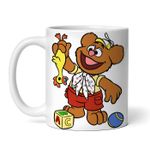 Casa si Gradina - Bucatarie si vesela - Cani si pahare - Cani si cesti - Cana alba personalizata, Muppet ursul Fozzie cu gaina in mana, INOVATIX®. 330ml - Infinity.ro
