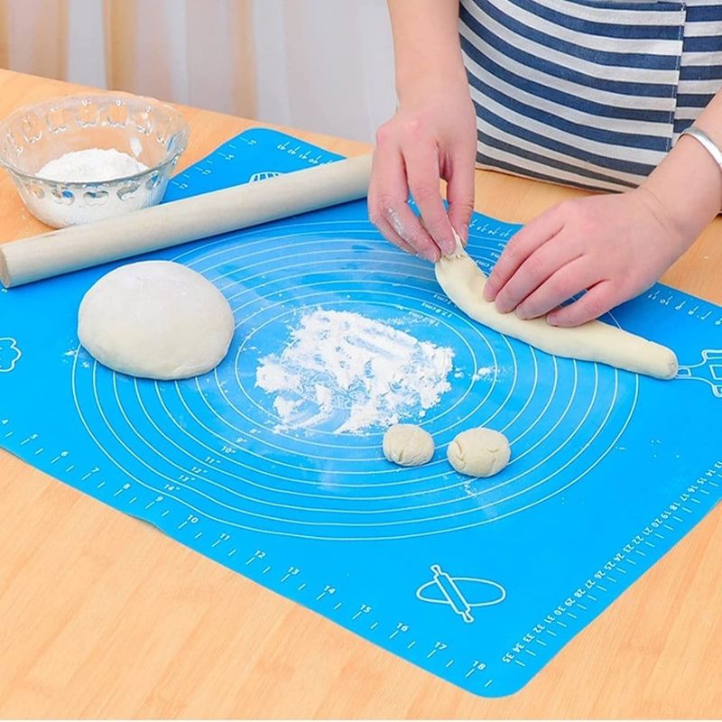 Casa si Gradina - Bucatarie si vesela - Ustensile bucatarie - Forme prajituri - Covoras pentru aluat din silicon, foaie antiaderenta, 60x80 cm, Albastru, 557COF - Infinity.ro