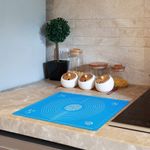 Casa si Gradina - Bucatarie si vesela - Ustensile bucatarie - Forme prajituri - Covoras pentru aluat din silicon, foaie antiaderenta, 60x80 cm, Albastru, 557COF - Infinity.ro