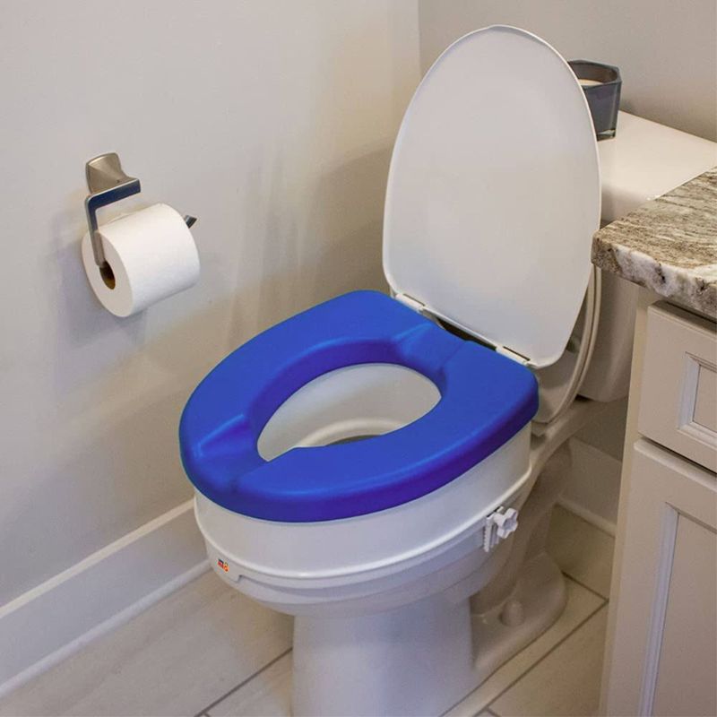 Casa si Gradina - Sanitare - Obiecte sanitare - Accesorii vase de toaleta - Inaltator WC cu capac Linomag®, 10cm, colac PU moale, prindere reglabila, confort sporit, Alb/Albastru - Infinity.ro
