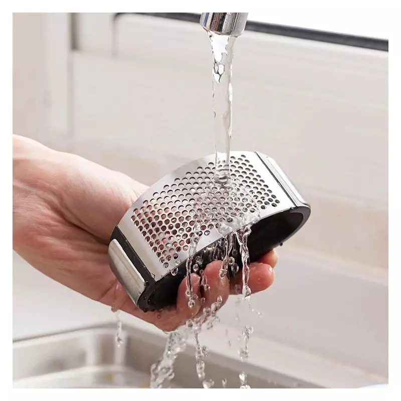 Casa si Gradina - Bucatarie si vesela - Ustensile bucatarie - Seturi ustensile de bucatarie - Zdrobitor pentru usturoi, argintiu/negru,Gonga® - Infinity.ro